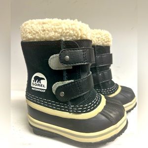 Sorel Yoot Pac BOYS SIZE 5 brand new snow boots